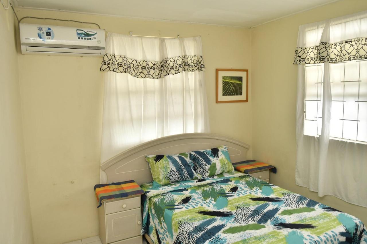 Holiday home Dover House *