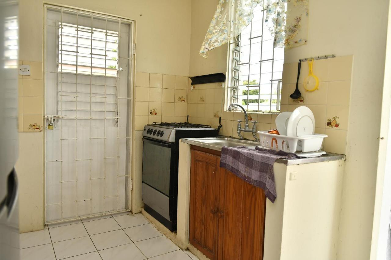 Holiday home Dover House *